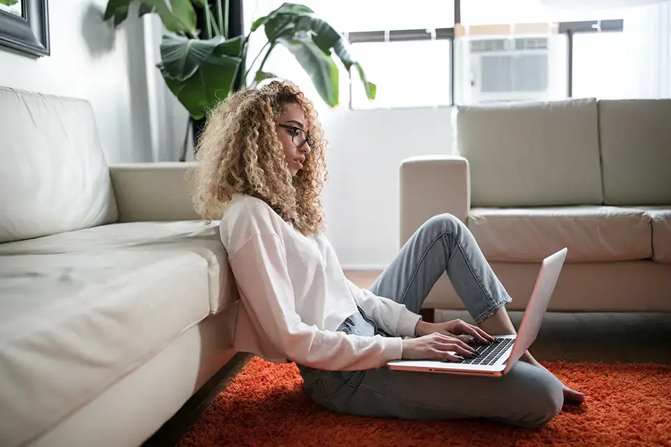 7 cosas que NO debes incluir en tu carta de renuncia (¡incluso cuando realmente lo deseas!)
