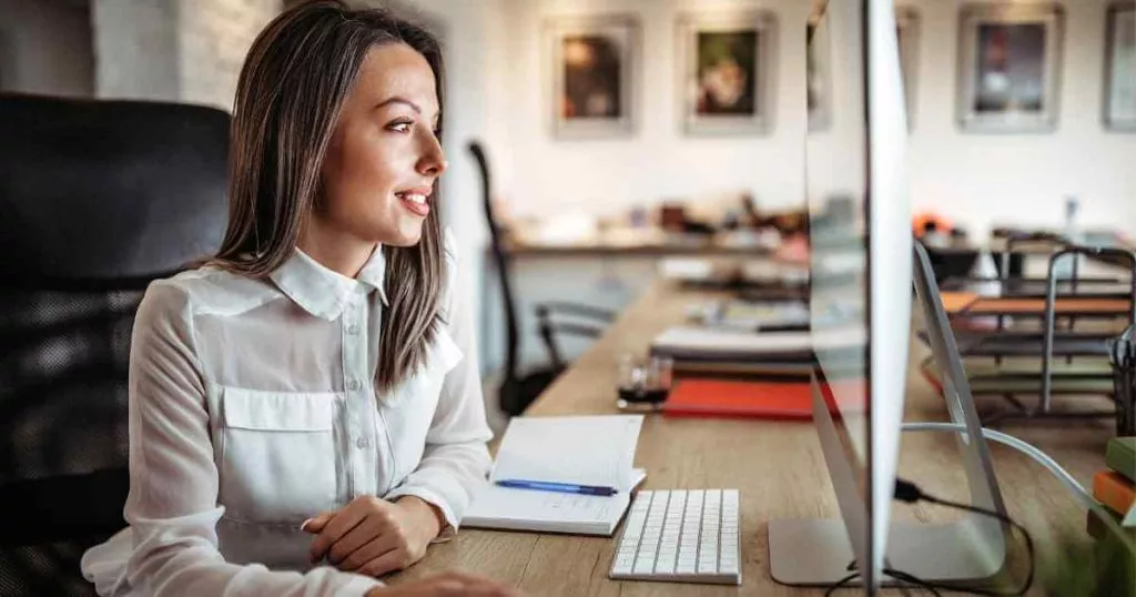 30 ejemplos de titulares de LinkedIn basados ​​en resultados
